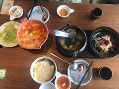 -云海肴·汽锅鸡·云南菜(天山百盛优客店)