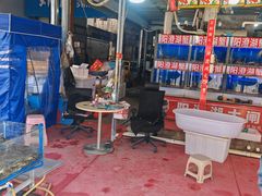 -上海龙吴水胜海发市场