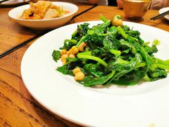 小老窖嫩豆苗-阿里家·新疆烤肉酒場 by MIG