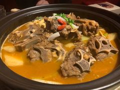 红焖羊蝎子暖锅-丝路金桃·新疆菜(徐汇店)