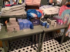 -Hollister(天环广场店)