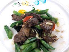 芥兰炒牛仔骨-金苑喜宴