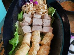-三人行骨头王火锅(长寿店)
