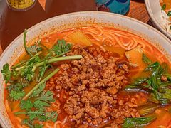 -粉八·云南米线·建水烧烤(常熟路店)
