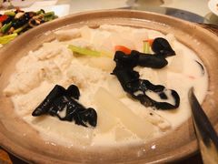 浓汤萝卜煮鱼滑-利苑酒家(合景国际金融广场店)