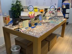 -天空之镜眼镜店蔡司依视路配镜授权零售店(望京颐堤港店)