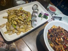 -黄泥岗·地道湖北菜(奥特莱斯店)