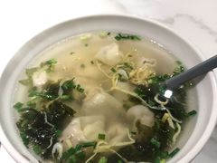 鲜肉小馄饨-馋三尺蟹粉小笼(人民广场店)