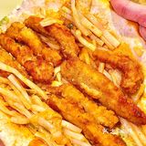 麦当劳也出卷饼了！脆笋+小酥肉cp