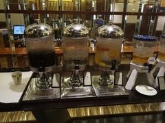 -大中华希尔顿酒店-念自助餐·嗨啤·小龙虾