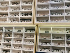 -沫芮眼镜·蔡司官方授权店(人民广场店)