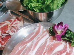 -围炉肉舍•炭烤活鳗•丹东海鲜烤肉(步行街店)