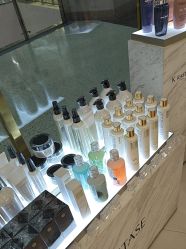 点击看大图 -八佰伴8008星级形象店