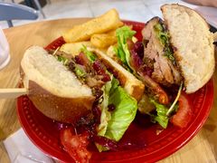 伊比利亚猪肋排汉堡-HELLO 27 意面·沙拉·帕尼尼