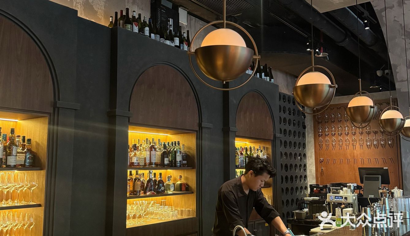 欧式电影般浪漫🌹 上海极具艺术感的牛排bar