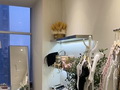 -眷顾自助服装工作室(中南金石国际广场A座店)