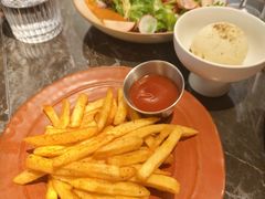 -LESCEDARS Brasserie Bistro香柏树