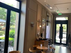 用餐区-星巴克(苏州张家港中昊檀宫店)