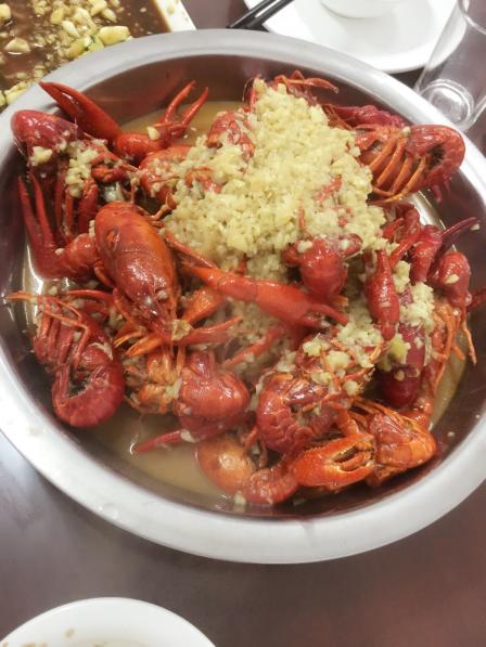 伟小宝龙虾-"大潘龙虾,蒜香味最好吃,没有之一,三斤起.