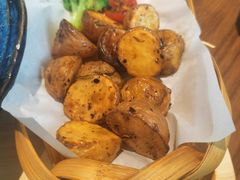 迷迭香烤土豆-POKEE VIA&Brunch·维娅(重庆来福士店)