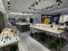 -宏宇眼镜蔡司依视路折扣店(兆佳眼镜城店)