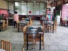 大堂-金卯白肉罩火烧