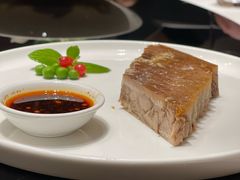 藏香酱黑毛猪-富淳饭店(陆家嘴保利广场店)