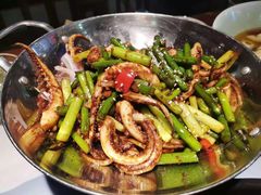 蒜苗鱿鱼须-松沪名灶·豆浆鱼头·新上海菜(飞航吾悦广场店)