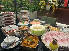 -得意咚瓜·顺德鱼生·冬瓜火锅(深圳首店)