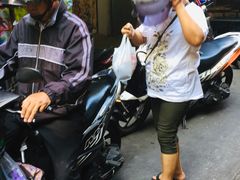 -Kha Mu Charoensang(Silom)