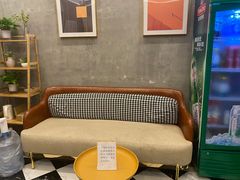 -上海泊客小栈(虹桥娄山关路地铁站店)
