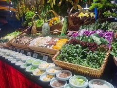 -雍容荟帝王蟹活龙虾展台自助(IFS黑金店)