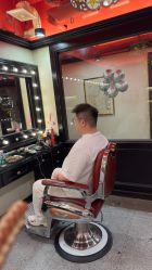 -东方先生国潮男士理发馆