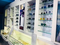 -提一眼镜·蔡司·依视路(小寨店)