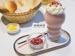 草莓奶昔-喜雀JOY KITCHEN