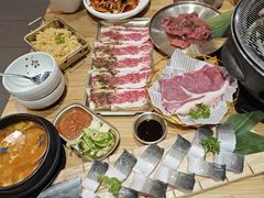-青瓦餐厅·生鱼片·韩园烤肉(西塔店)