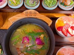 -桥香园过桥米线(国贸店)