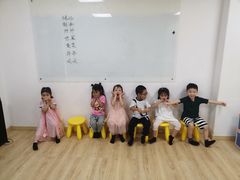 -猴有戏教育戏剧·音乐剧·主持口才·演讲朗诵辩论(环球港华师大校区)