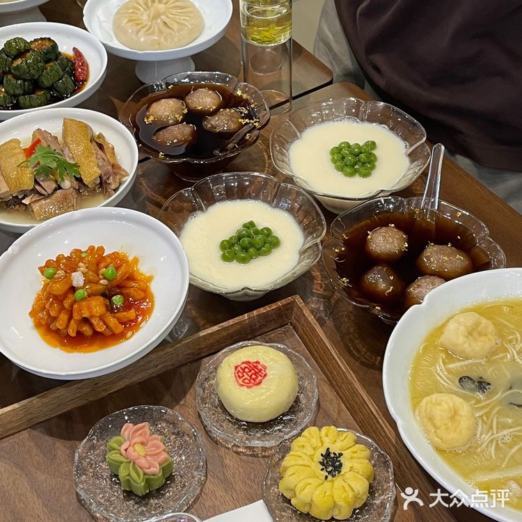 不是？扬州的早茶已经进化成这样了？？？？