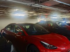 -TESLA 特斯拉(上海太古汇体验店)