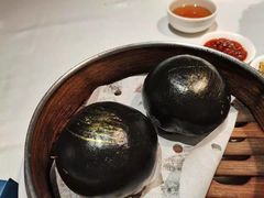黑金流沙包-翡翠小城·海鲜豆捞·广式点心(老佛爷店)