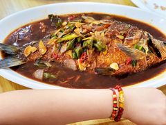 红烧海杂鱼-翰汇居特色农家菜(南汇新城滴水湖店)