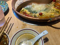 -洱火云南酸菜牛肉火锅(石景山当代商城店)