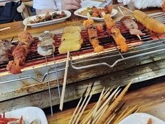 -哈尔滨小酒馆·鲜肉现穿自助烧烤(康新花园店)
