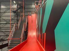 -极限PLAY运动娱乐新世界·团建派对潮玩休闲馆·室内蹦极高空游乐园