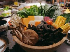 -湊湊火锅·茶憩(杭州湖滨银泰in77店)