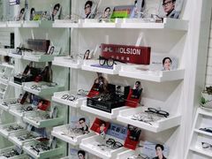 -诺柯视眼镜-蔡司依视路官方工厂店(淞南一店)