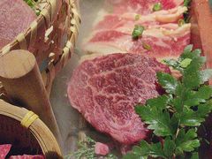 -山川小町·极番烧肉(新地假日广场店)