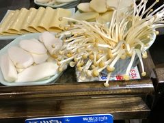 -红九格老火锅(三峡广场店)