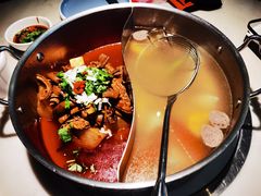 牛杂鸳鸯锅-左庭右院鲜牛肉火锅(浦江欢乐颂店)